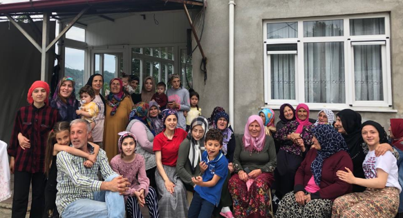 Trabzon’da 100. yaşını yeğenleri ile birlikte kutladı