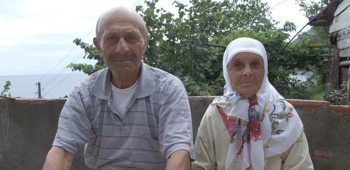 Trabzon’da evde çıkan yangında ölen yaşlı çift defnedildi