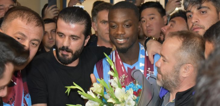Trabzonspor’un yeni transferi Nicolas Pepe Trabzon’a geldi
