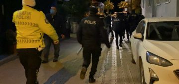 Trabzon’da apartta kumar oynayan 18 kişiye 78 bin 750 lira ceza kesildi