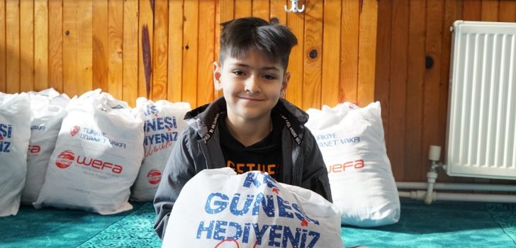 Trabzon’da ihtiyaç sahibi çocuklara giyecek yardımı
