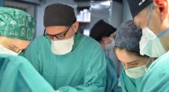 Trabzon’da iki kardeşe “güvercin göğsü” ameliyatı