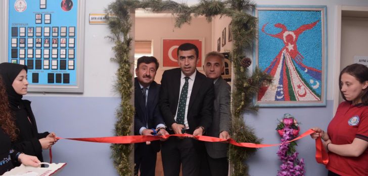 Trabzon Milli Eğitim Müdürü Fettahoğlu, Türkiye birincisi olan öğrencileri tebrik etti
