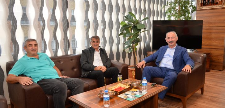 A Milli Takım eski teknik direktörü Güneş’ten Trabzon Büyükşehir Belediyesi’ne ziyaret
