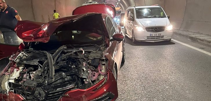Trabzon’da iş makinesiyle çarpışan otomobilin sürücüsü hayatını kaybetti