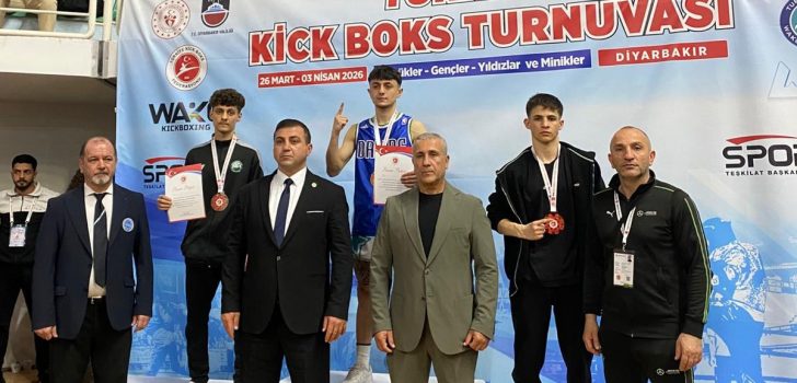 Araklılı kick boksçulardan Türkiye dereceleri