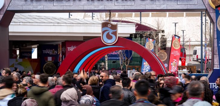 Büyükşehir Standı Ziyaretçi Akınına Uğradı