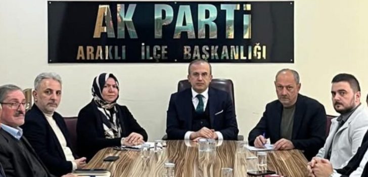 AK Parti Trabzon İl Başkanlığı Araklı İlçe Danışma Meclisi Toplantısı Düzenledi
