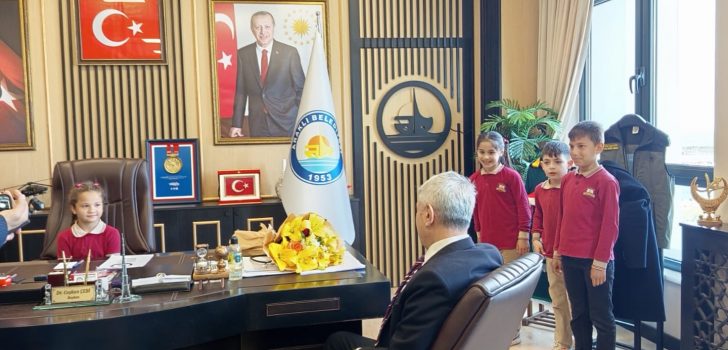 Araklı’da 23 Nisan’da Makamlar Çocuklara Emanet Edildi Araklı’da 23 Nisan’da Makamlar Çocuklara Emanet Edildi