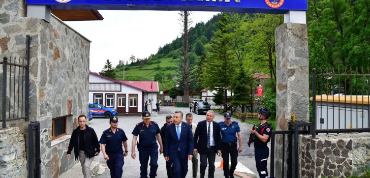 Vali Aziz Yıldırım’dan Uzungöl Jandarma Karakolu’na Ziyaret