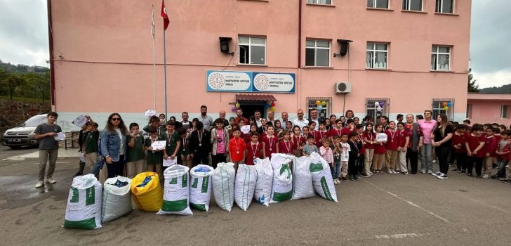 Muhittin Öztürk Saffet Çebi İlk ve Ortaokulu’nda Ödül Töreni